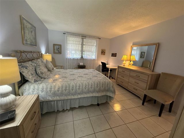 2901 NW 46th Avenue 106, Lauderdale Lakes, FL 33313
