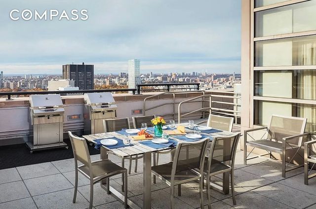 215-217 E 96th Street 26f, New York City, NY 10128