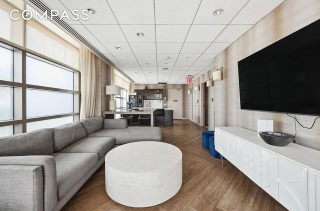 215-217 E 96th Street 26f, New York City, NY 10128