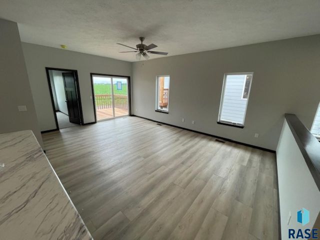 9627 W Tunis Dr, Sioux Falls, SD 57106