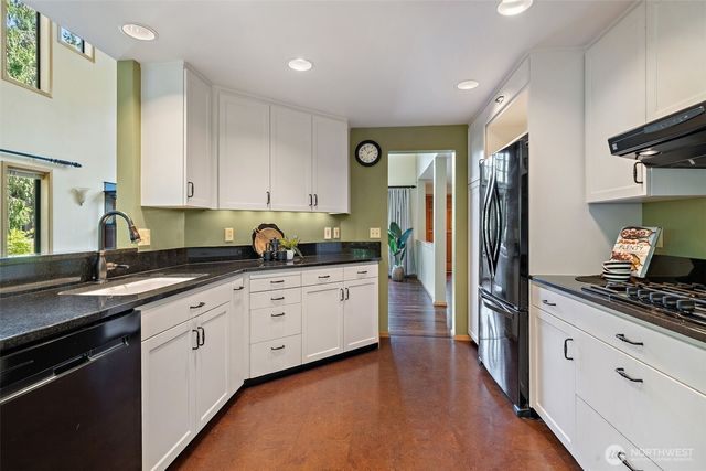 3840 NE Ambleside Lane, Bremerton, WA 98311