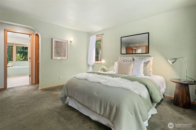 3840 NE Ambleside Lane, Bremerton, WA 98311