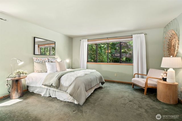 3840 NE Ambleside Lane, Bremerton, WA 98311