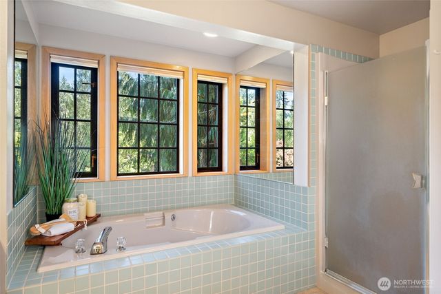 3840 NE Ambleside Lane, Bremerton, WA 98311