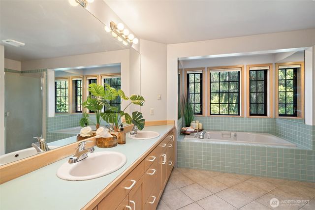 3840 NE Ambleside Lane, Bremerton, WA 98311