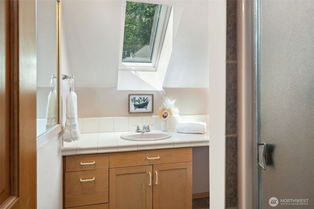 3840 NE Ambleside Lane, Bremerton, WA 98311