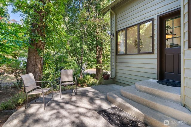 3840 NE Ambleside Lane, Bremerton, WA 98311