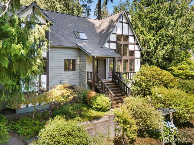 3840 NE Ambleside Lane, Bremerton, WA 98311