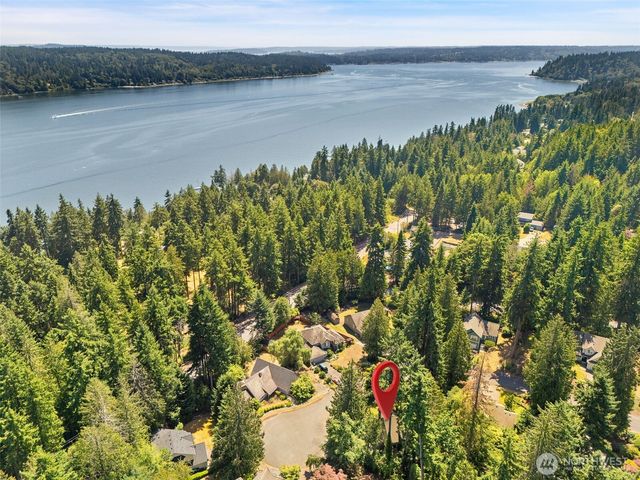 3840 NE Ambleside Lane, Bremerton, WA 98311