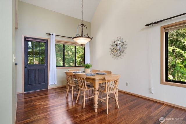 3840 NE Ambleside Lane, Bremerton, WA 98311