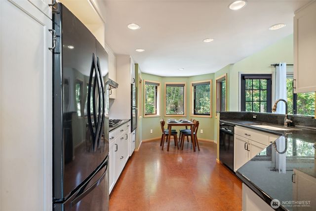 3840 NE Ambleside Lane, Bremerton, WA 98311