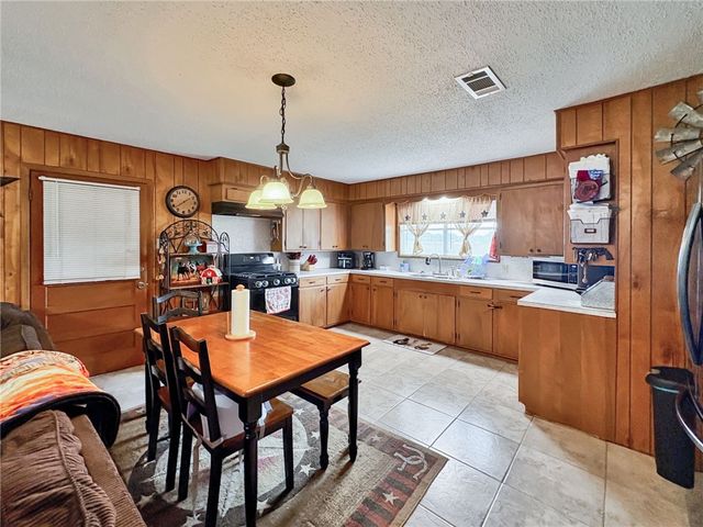 7980 County Road 171, Anderson, TX 77830