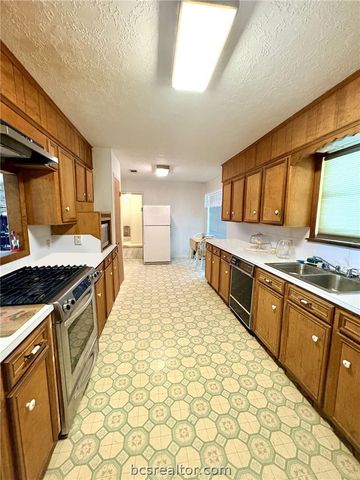 7980 County Road 171, Anderson, TX 77830