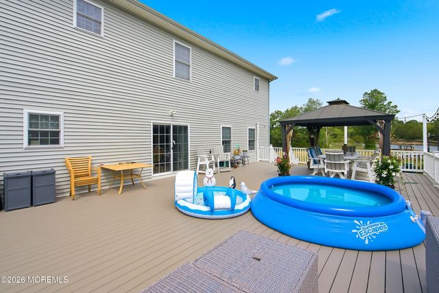 19 Bay Parkway, Waretown, NJ 08758