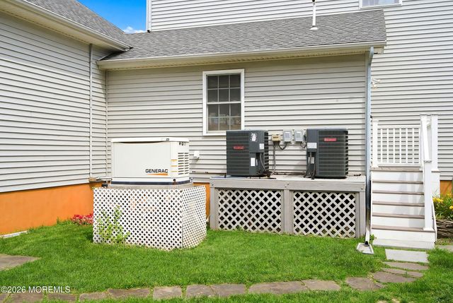 19 Bay Parkway, Waretown, NJ 08758