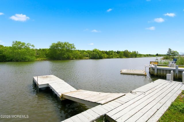 19 Bay Parkway, Waretown, NJ 08758