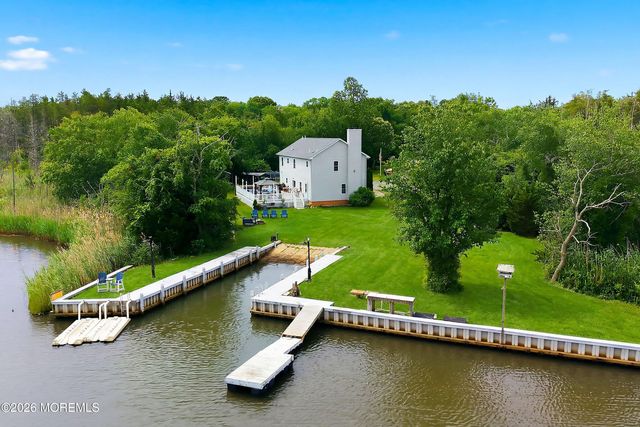 19 Bay Parkway, Waretown, NJ 08758