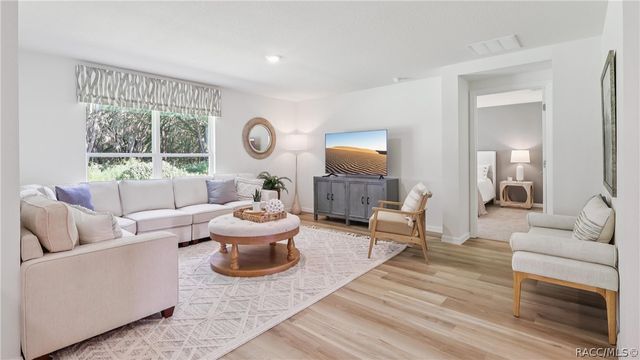 8136 N Pickinz Way, Citrus Springs, FL 34434