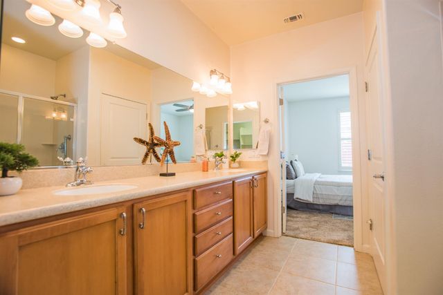 7824 Barnsley Way, Elk Grove, CA 95757