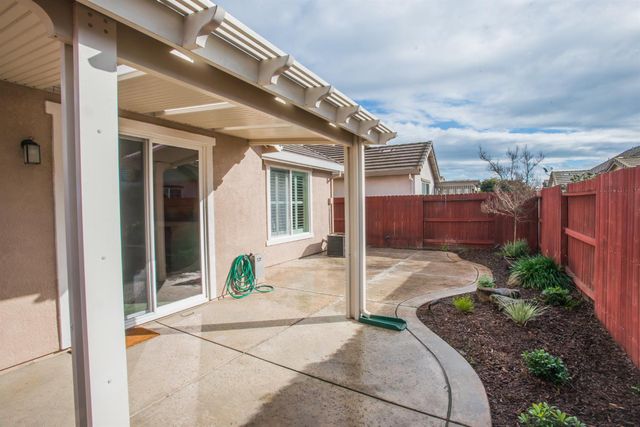 7824 Barnsley Way, Elk Grove, CA 95757