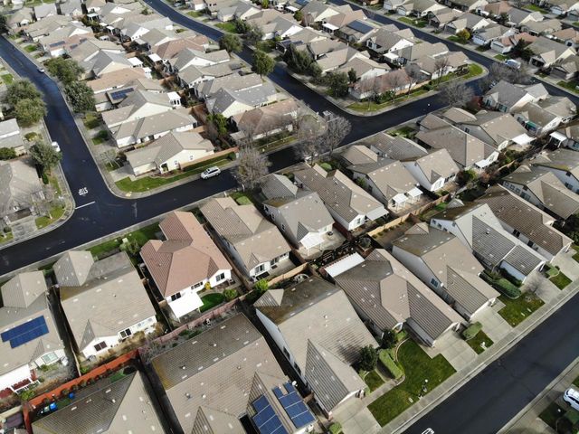 7824 Barnsley Way, Elk Grove, CA 95757