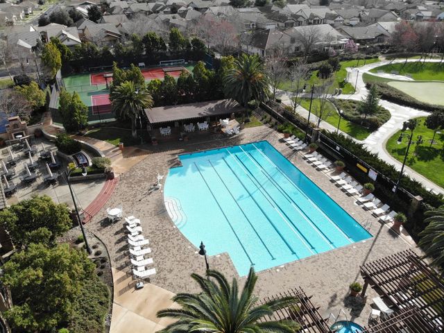 7824 Barnsley Way, Elk Grove, CA 95757