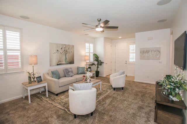 7824 Barnsley Way, Elk Grove, CA 95757