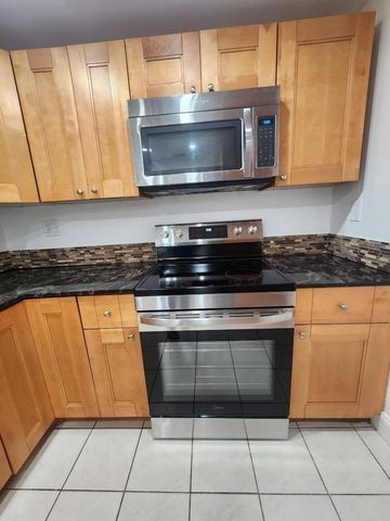 4384 NW 9th Ave 19-1D, Deerfield Beach, FL 33064