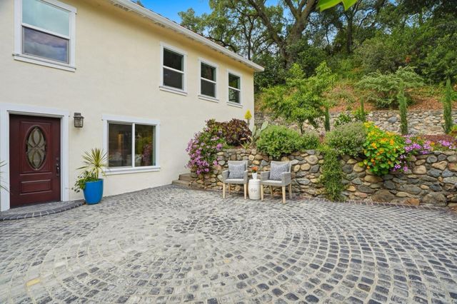 17250 Pine Avenue, Los Gatos, CA 95032