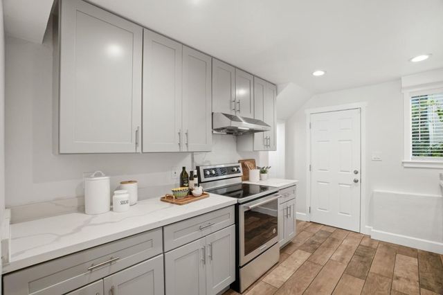 17250 Pine Avenue, Los Gatos, CA 95032