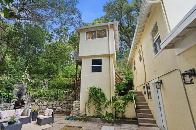 17250 Pine Avenue, Los Gatos, CA 95032