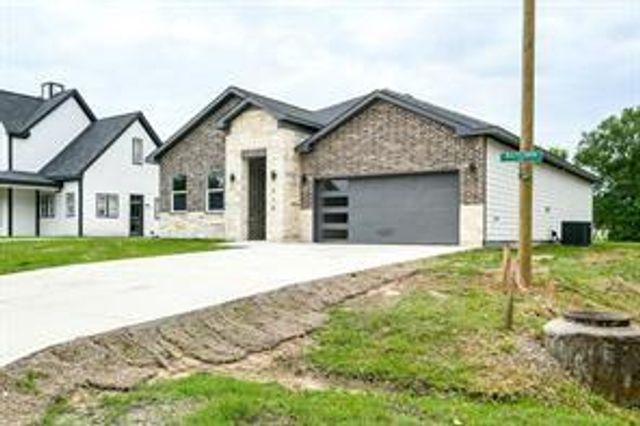 714 Autumn Lane, Livingston, TX 77351