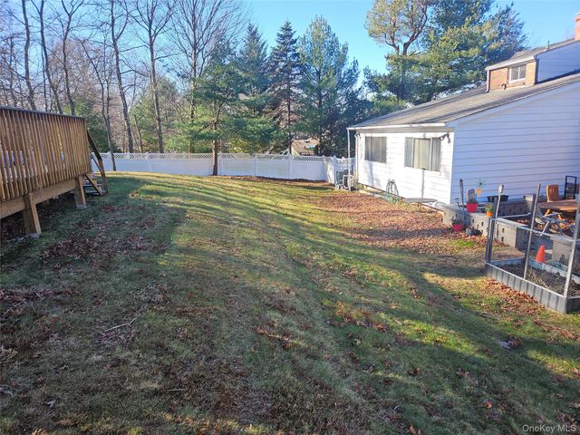 8 Windmill Lane, New City, NY 10956