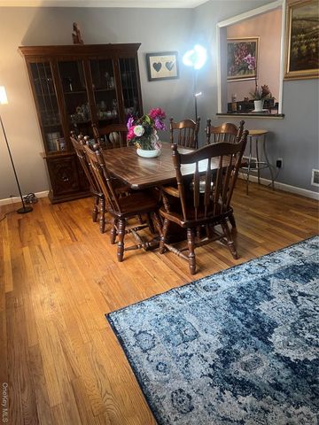 8 Windmill Lane, New City, NY 10956