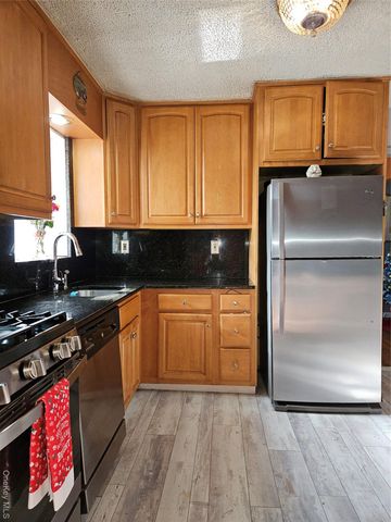 8 Windmill Lane, New City, NY 10956