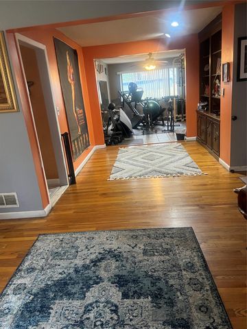 8 Windmill Lane, New City, NY 10956