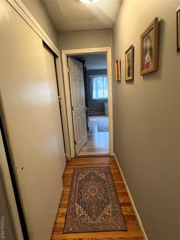 8 Windmill Lane, New City, NY 10956