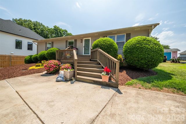 21205 Rio Oro Drive, Cornelius, NC 28031