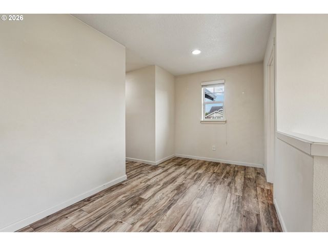 368 N GREEN GABLES Loop, Ridgefield, WA 98642