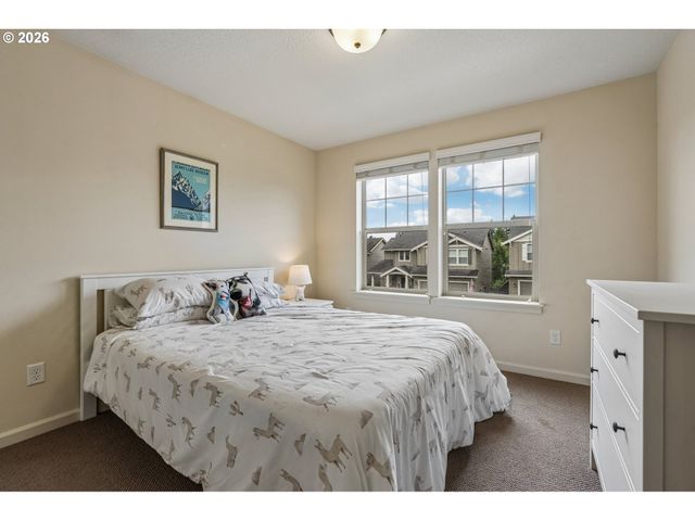 368 N GREEN GABLES Loop, Ridgefield, WA 98642