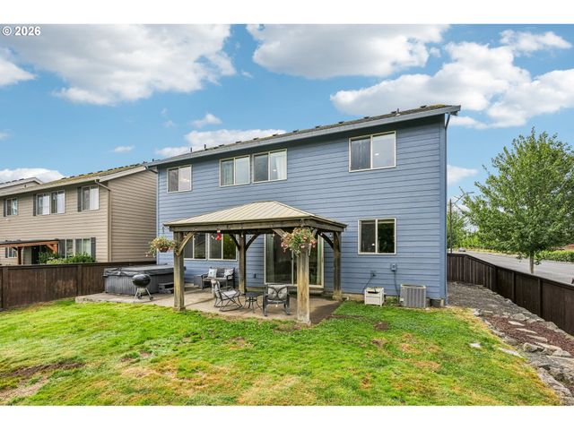 368 N GREEN GABLES Loop, Ridgefield, WA 98642