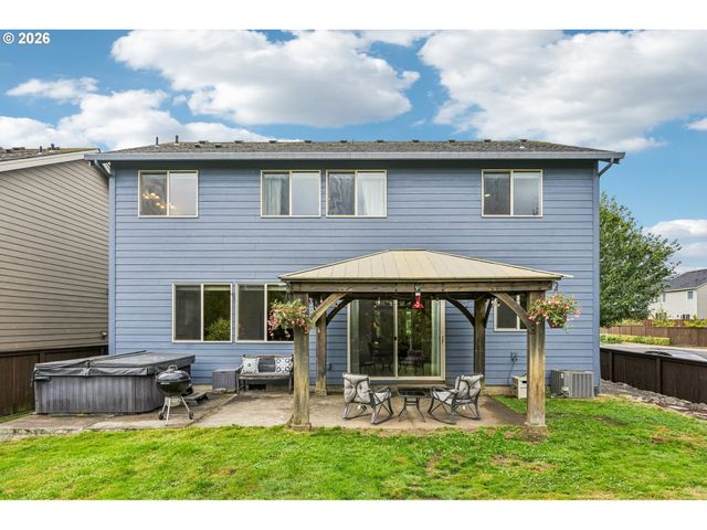 368 N GREEN GABLES Loop, Ridgefield, WA 98642