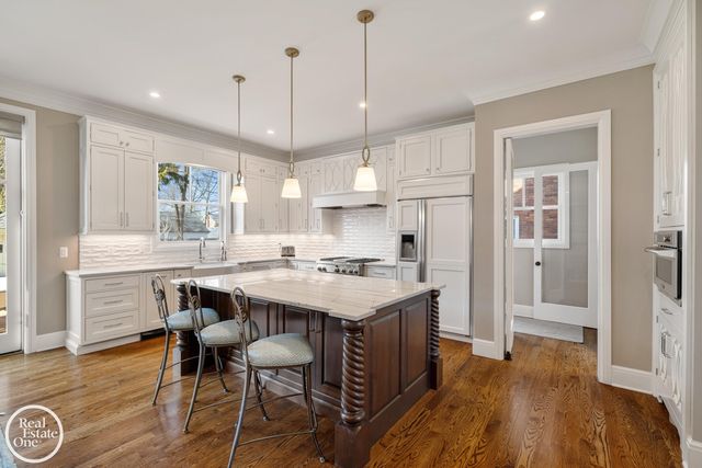 577 Washington Road, Grosse Pointe, MI 48230