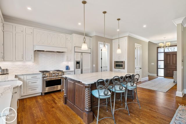 577 Washington Road, Grosse Pointe, MI 48230