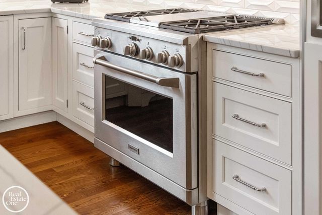 577 Washington Road, Grosse Pointe, MI 48230