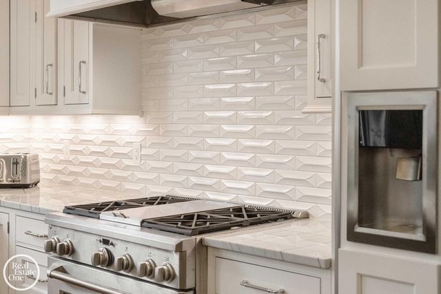 577 Washington Road, Grosse Pointe, MI 48230