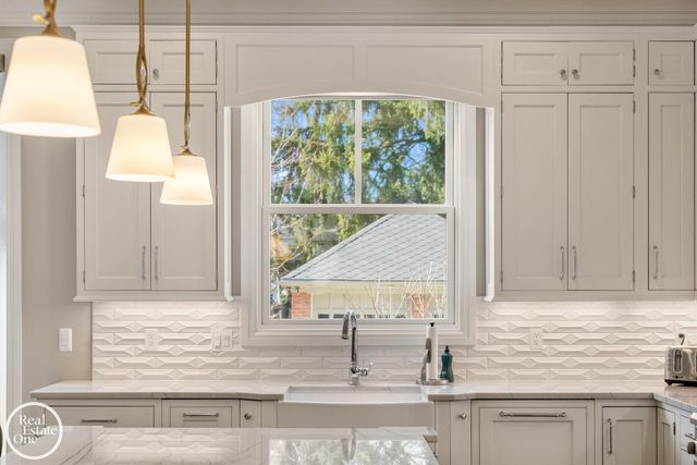 577 Washington Road, Grosse Pointe, MI 48230