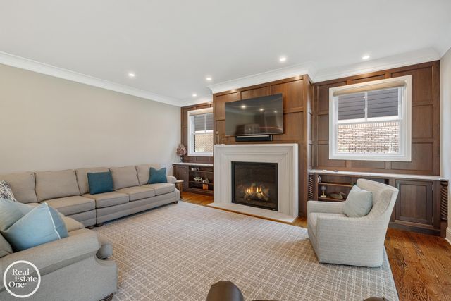 577 Washington Road, Grosse Pointe, MI 48230