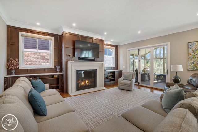 577 Washington Road, Grosse Pointe, MI 48230