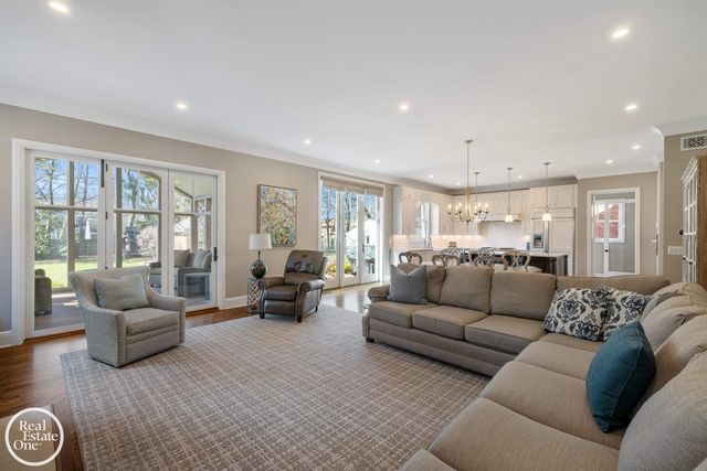 577 Washington Road, Grosse Pointe, MI 48230